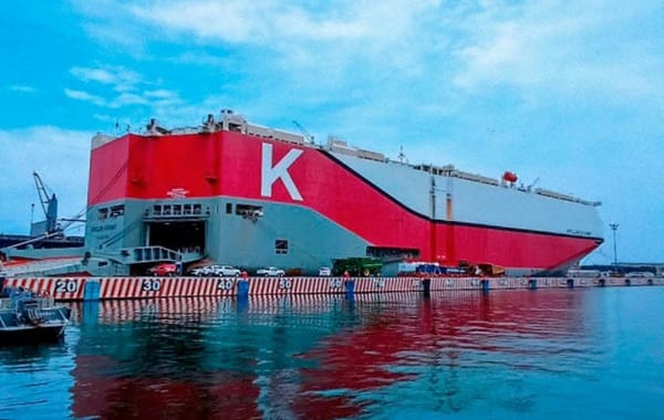 ¡BAJO EL MOVIMIENTO DEL PUERTO!