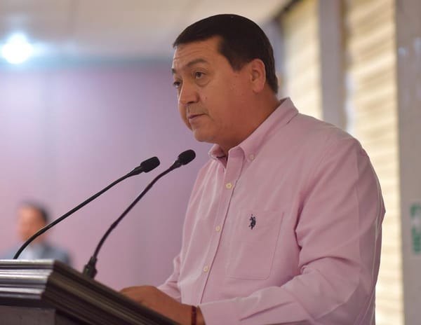 ¡QUE LES DEN CLASES DE ORATORIA!