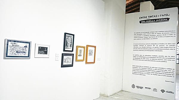 ¡LA CARTELERA! | HUELLA JAROCHA - Este verano 2025, conozcamos la obra en grabado de jóvenes veracruzanos, reunida en la exposición "Entre tintas y papel: Una huella jarocha"; como resultado del Taller de Gráfica Creativa Yanga...