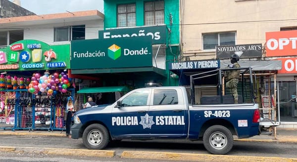 ¡VIOLENTO ASALTO A CASA DE EMPEÑO! - LE DIERON DE CACHAZOS AL GERENTE Y ENCAÑONARON A LOS TRABAJADORES