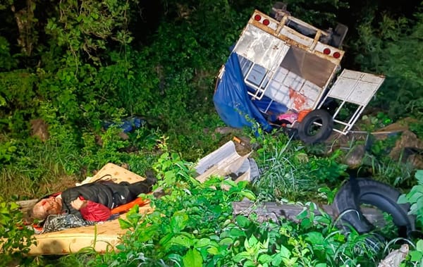 ¡TRAGEDIA EN LA AUTOPISTA! - TRES MUERTOS Y 5 HERIDOS EN MORTAL ENCONTRONAZO A LA ALTURA DE COTAXTLA