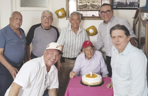 ¡”CHARRACAS” RAMÍREZ SIGUE FESTEJANDO SUS 104 AÑOS!