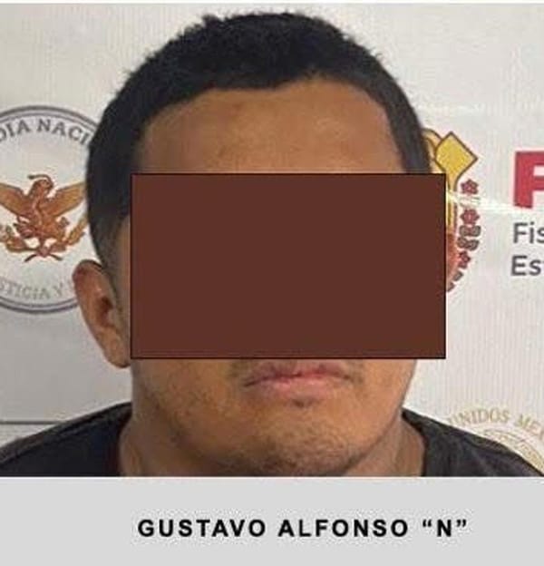 ¡CAPTURAN A DOS DELINCUENTES POR EXTORSIÓN Y COBRO DE PISO! - FUERTE OPERATIVO EN UN CENTRO COMERCIAL DE LAS BRISAS