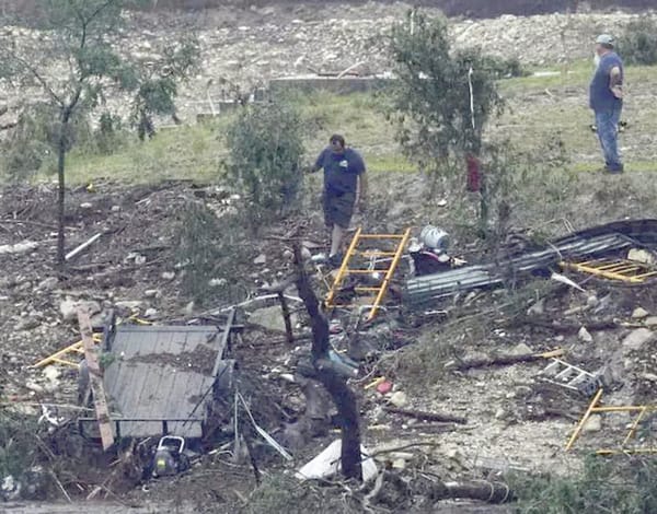 ¡INUNDACIONES EN TEXAS DEJAN 13 MUERTOS!