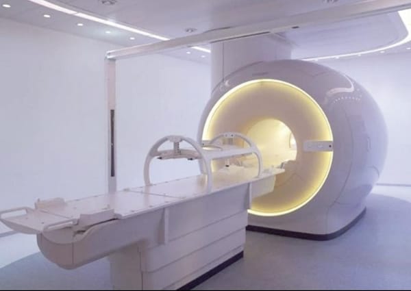 ¡HOMBRE MUERE AL SER SUCCIONADO POR MÁQUINA DE RESONANCIA MAGNÉTICA; LLEVABA UNA CADENA EN SU CUELLO!