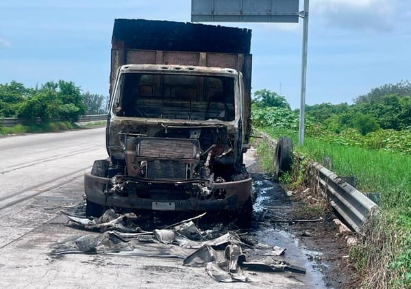 ¡TRACTOCAMIÓN SE QUEMÓ EN EL KILÓMETRO 13.5!