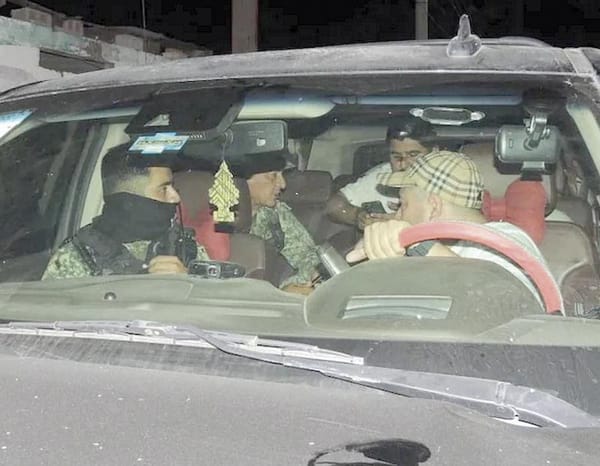 ¡ACORRALA MULTITUD A MILITARES POR ROBAR DINERO EN TAMAULIPAS!