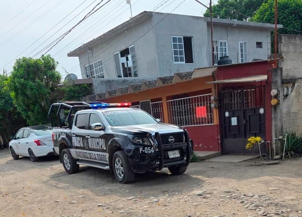 ¡FALLECE ALBAÑIL AL CAERSE DE UNA CASA EN REMODELACIÓN! - CAYO DE UNA ALTURA DE CUATRO METROS