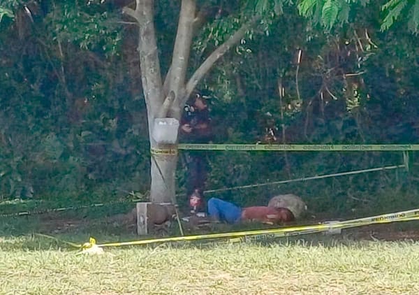 ¡LOCALIZAN HOMBRE MUERTO EN UN CAMPO DEPORTIVO!