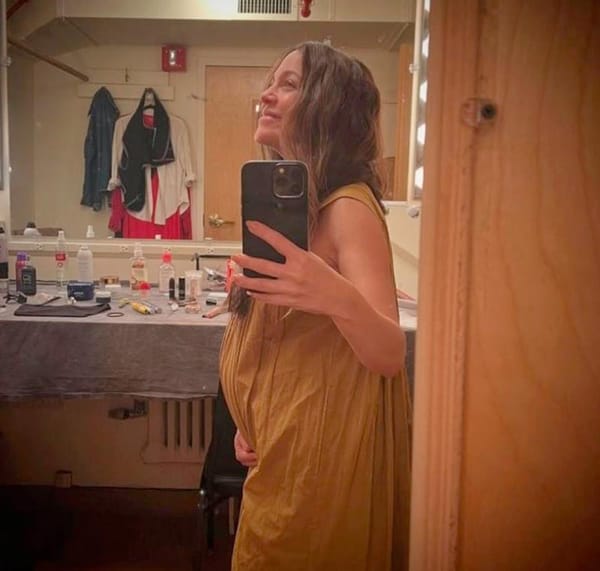 ¡NATALIA LAFOURCADE A LA ESPERA DE LA CIGUEÑA!