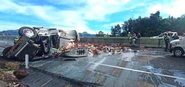 ¡RAPIÑEROS SAQUEAN TRÁILER DE LA TIENDA 3B!