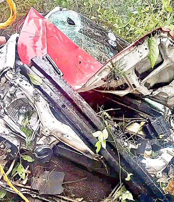 ¡TAXI CAE A BARRANCO CON TRES PASAJEROS!