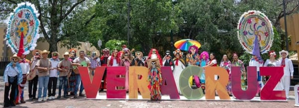 ¡BAILAN LA BAMBA! - EN LOS PINOS