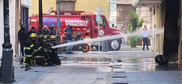 ¡EVACÚAN HOTELES Y OFICINAS! - INCENDIO EN EL CENTRO HISTÓRICO