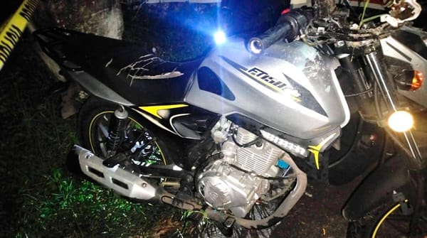 ¡MOTOCICLISTA PERDIÓ LA VIDA EN UNA CURVA!