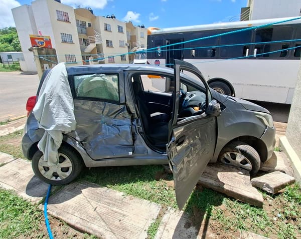 ¡TRANCAZO EN LOMAS DE RÍO MEDIO 4!