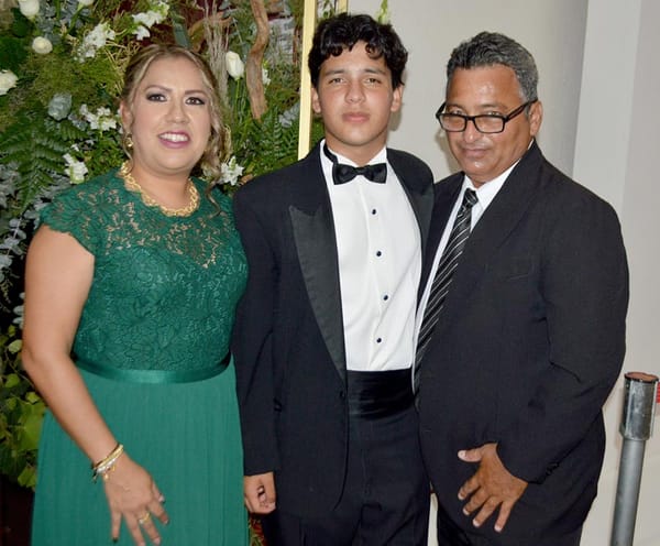 BENITO CULMINA EL BACHILLERATO