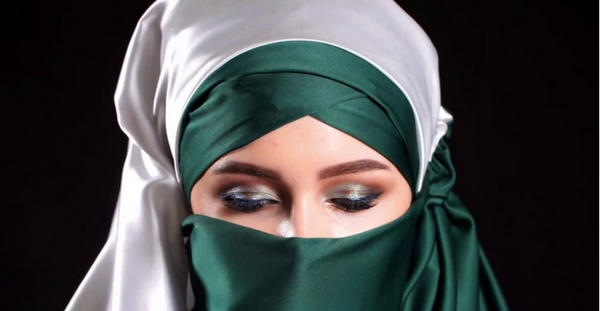 ¡KAZAJISTÁN PROHÍBE CUBRIRSE LA CARA EN LUGARES PÚBLICOS!