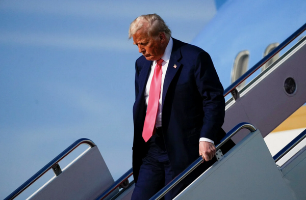 ¡TRUMP ENFRENTA DESCONTENTO DE SU BASE INVITANDO A PUBLICAR “INFORMACIÓN CREÍBLE”! - SOBRE CASO EPSTEIN