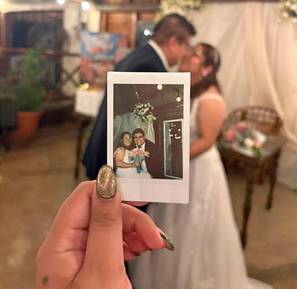 LOS JÓVENES ALEJANDRA SEBASTIÁN SUÁREZ Y ROBERTO BELTRÁN CRUZ...