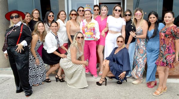 SOL CELEBRA SU CUMPLE ENTRE AMIGAS