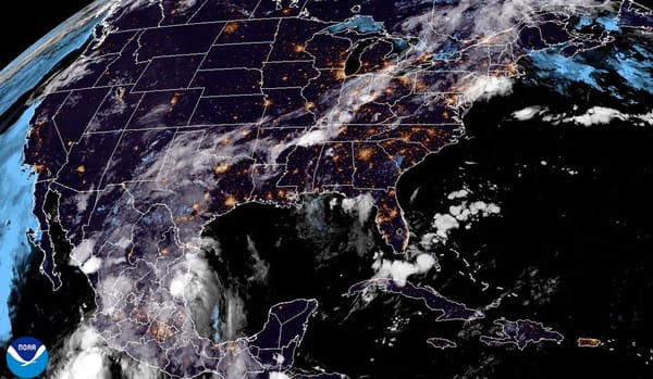 ¡DEL OTRO LADO, "FLOSSIE" SE HACE HURACÁN Y MANDA MÁS NUBES! - *OTRO DISTURBIO EN EL NORESTE DEL GOLFO