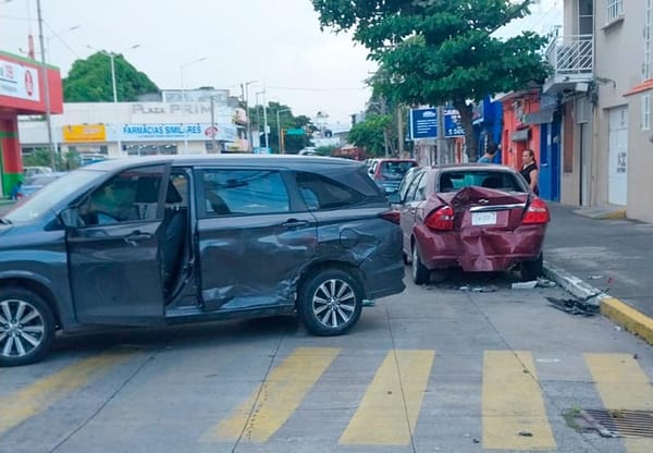 ¡CARAMBOLAZO EN EL CENTRO DE VERACRUZ!