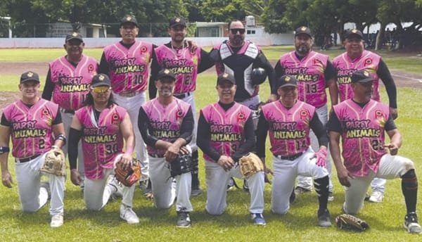 ¡PANZERS APALEA 8-0 A POLLOS, HABRÁ TERCER JUEGO!