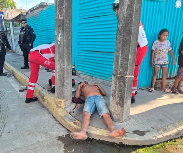 ¡LE RAJAN LA CABEZA EN RIÑA CALLEJERA!