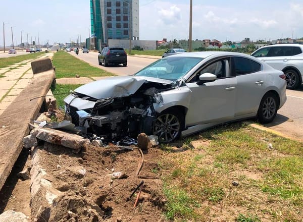¡CHOCARON CONTRA BANCA DEL MALECÓN!