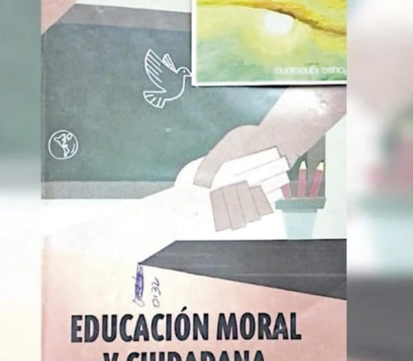 ¡HASTA REGALA LA 4T LIBROS DE TEXTO A CUBA!