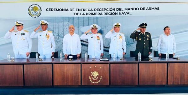 ¡MANDAN A AQUAMÁN! - A LA PRIMERA REGIÓN NAVAL