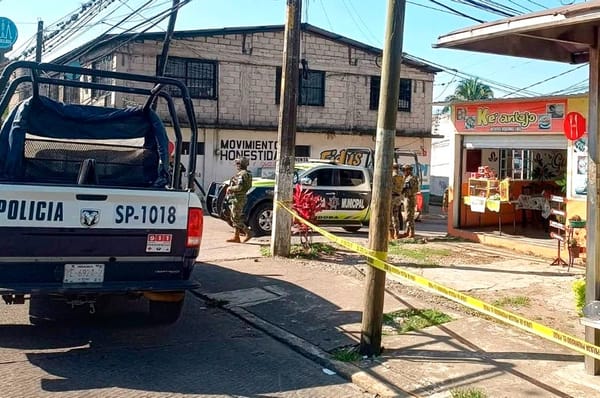 ¡ATACAN A BALAZOS A MECÁNICO EN LA PARADA DE AUTOBUSES! - EN EL BOULEVARD CÓRDOBA-PEÑUELA
