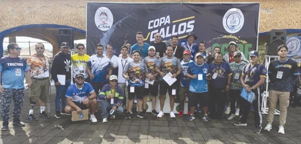 ¡PREEQUIPO DE ACUÁTICA TRIRACING BRILLA EN COPA GALLOS!