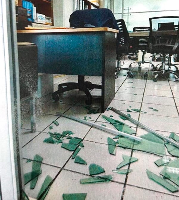 ¡CRISTALAZOS AL PAN! - YA DENUNCIARON