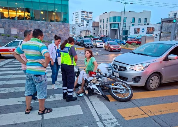 ¡CHOQUE DOMINGUERO FRENTE AL HOTEL RIVOLLI!