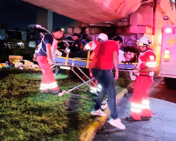 ¡TRES HERIDOS EN CHOQUE EN DISTRIBUIDOR VIAL BOTICARIA!