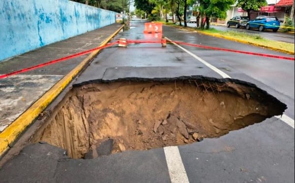 ¡SOCAVÓN EN COSTA VERDE!