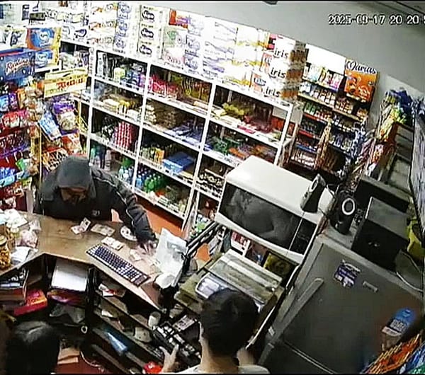 ¡DROGADICTO ATRACÓ CON VIOLENCIA AL SÚPER ‘SANZ’!