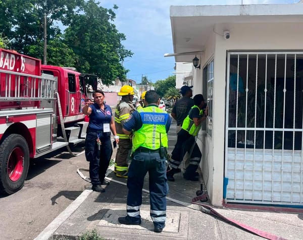 ¡ALERTAN A BOMBEROS POR “HUMO” EN CASA DEL INFONAVIT LAS VEGAS!