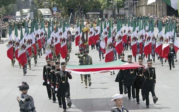 ¡LLAMAN A LA UNIDAD NACIONAL PARA DESTERRAR DELINCUENCIA Y VIOLENCIA! - DESFILE MILITAR 16 DE SEPTIEMBRE
