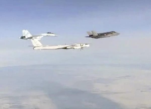 ¡EU INTERCEPTA VARIOS AVIONES MILITARES DE RUSIA CERCA DE ALASKA!