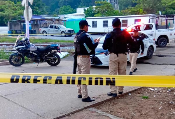 ¡EL TREN LO PARTIO EN DOS!