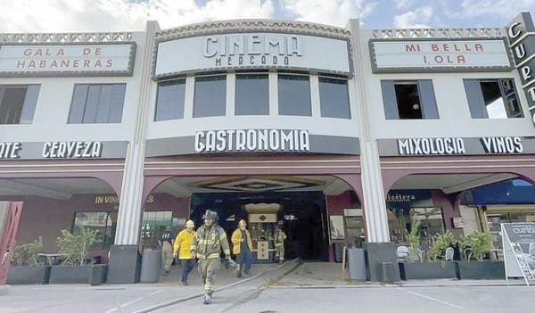 ¡SE INCENDIA CINE DE ESPOSA DE SECRETARIO DE HACIENDA DE BC!