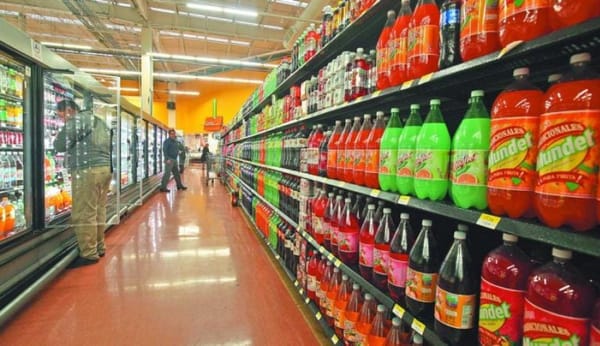¡GRAVAMEN A BEBIDAS SABORIZADAS GENERA DUDAS SOBRE EL IMPACTO ECONÓMICO Y EN SALUD!