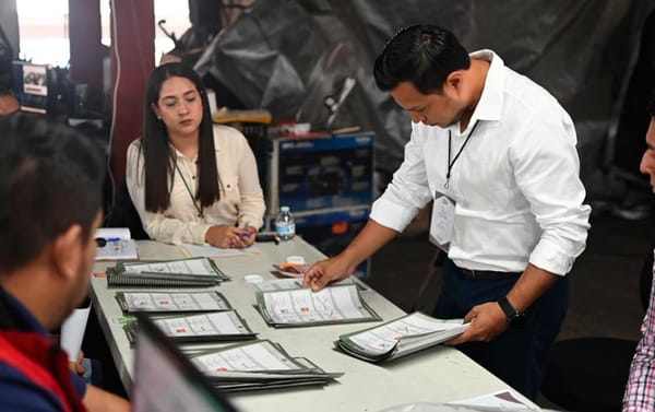 ¡ENCERRADOS! - EN POZA RICA