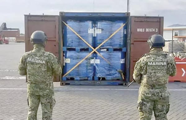 ¡MARINA, DE MEJOR EVALUADA A ENVUELTA EN HUACHICOL-GATE!