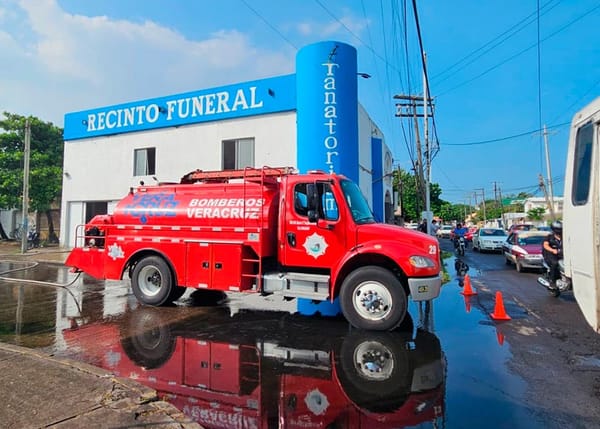 ¡SE CHAMUSCÓ EL MINI-SPLIT EN LA FUNERARIA TANATURIUM!