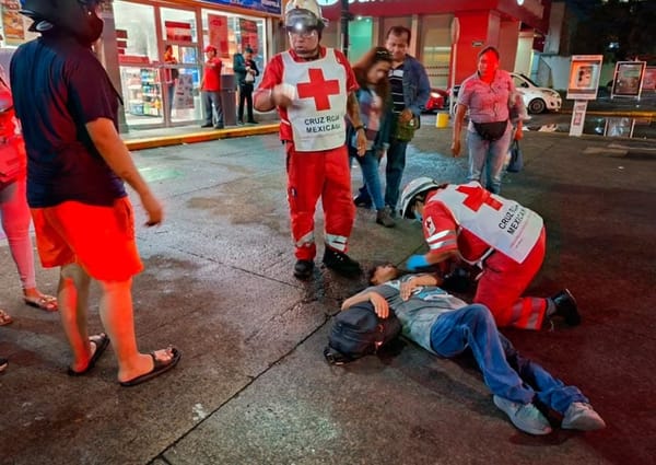 ¡MOTOCICLISTA EMBISTIÓ A DOÑA GUILLERMINA!