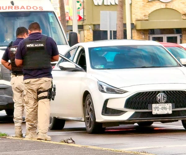 ¡AUTOMOVILISTA PIERDE LA VIDA POR UN INFARTO!